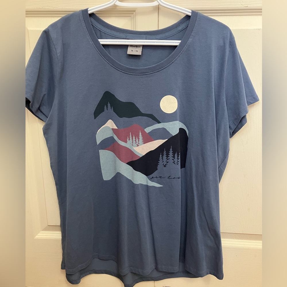 Women’s t-shirt, brand new without tags